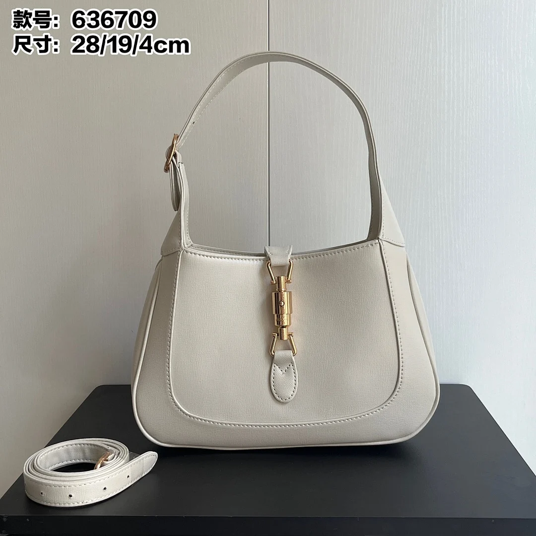 636709 - view 16