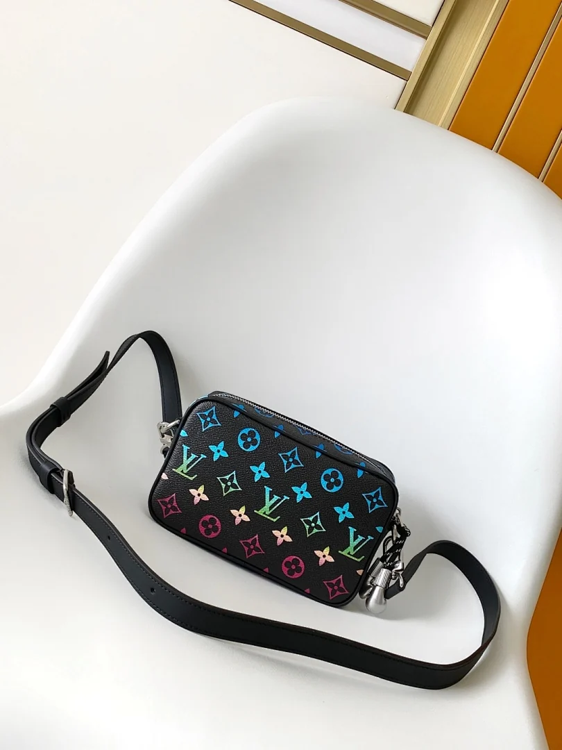 M13093#650 - view 9