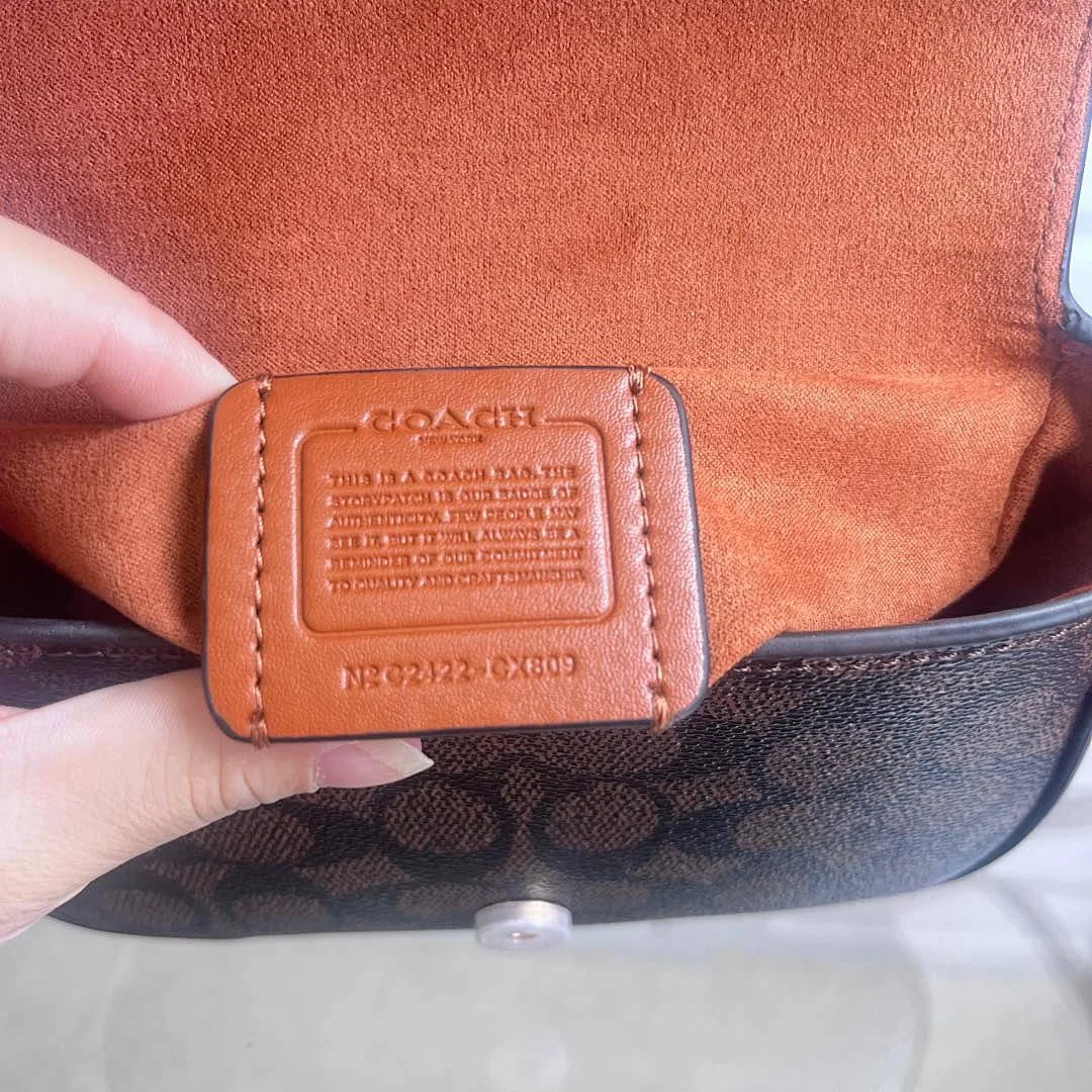 COACH - view 4
