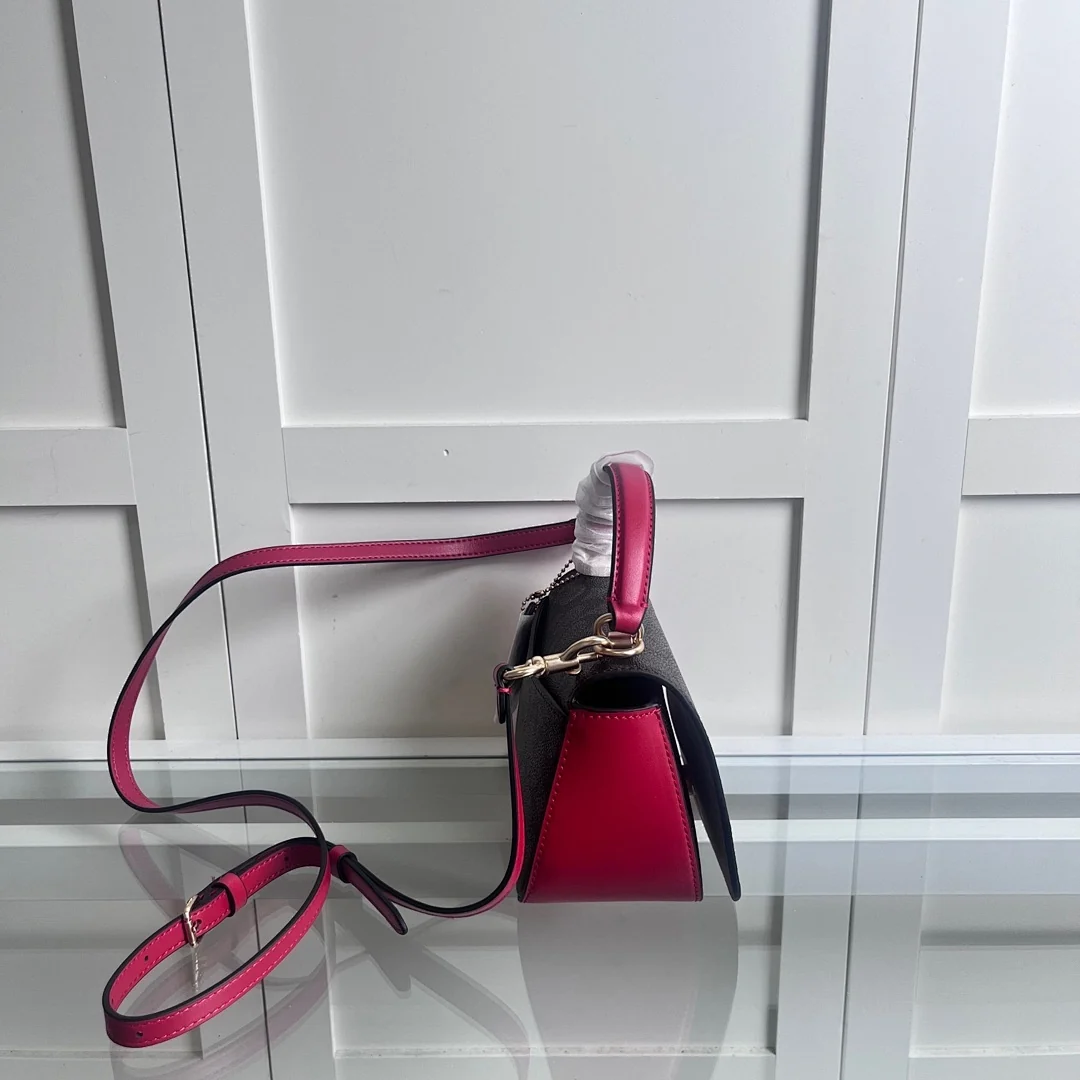 COACH - view 5
