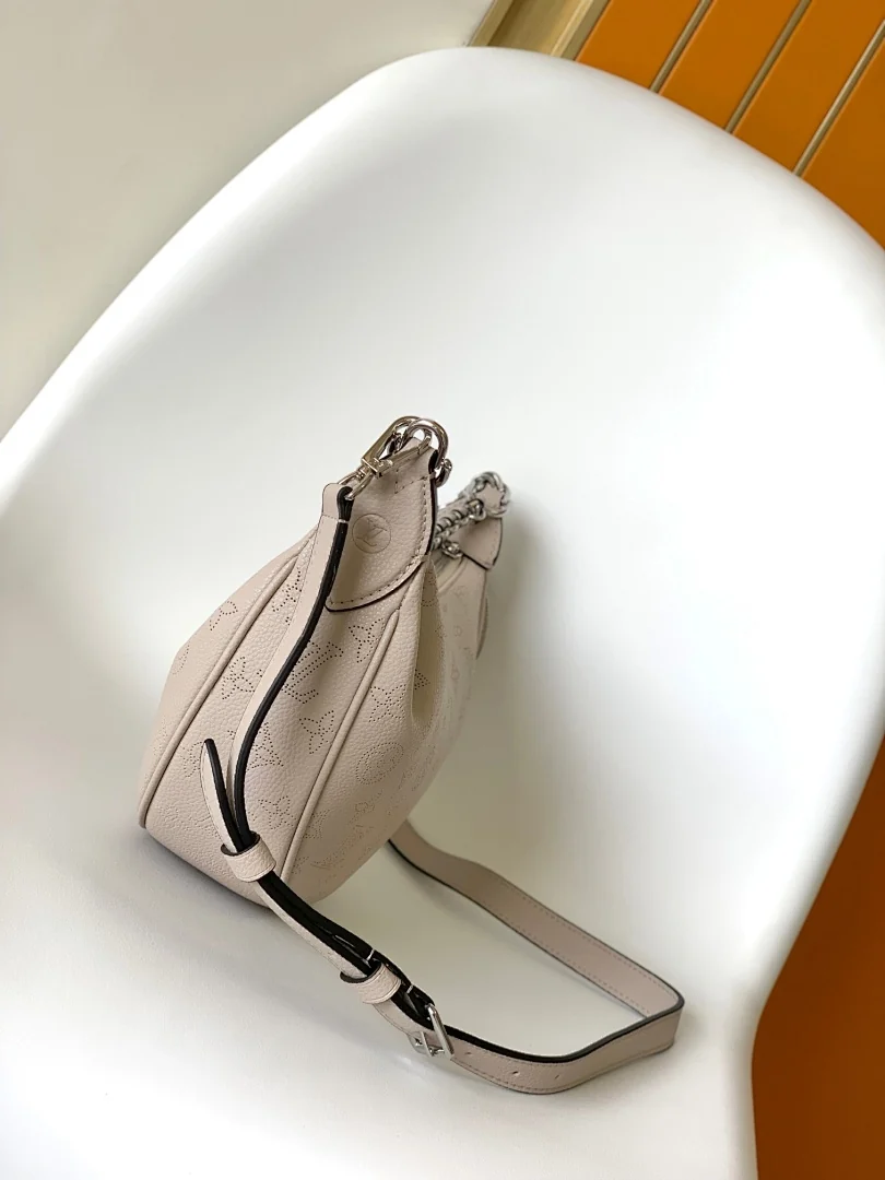M28819#750 - view 9